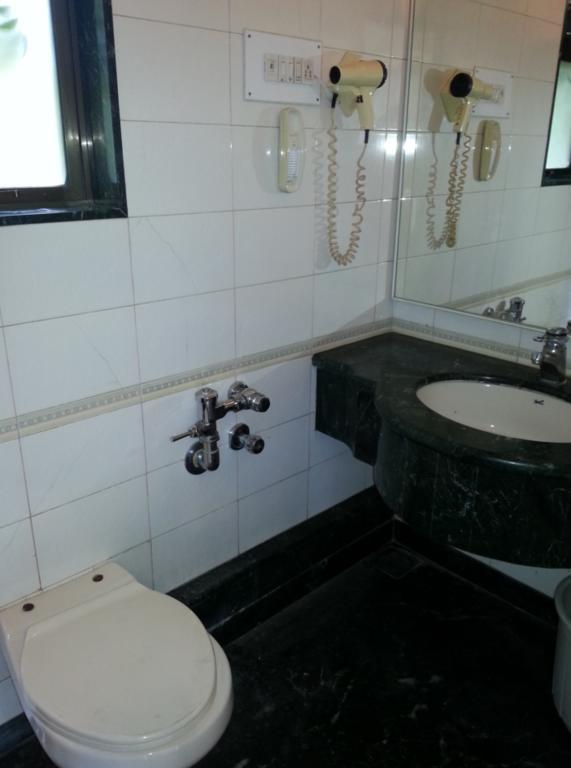 Hotel Srimaan Pune Bagian luar foto