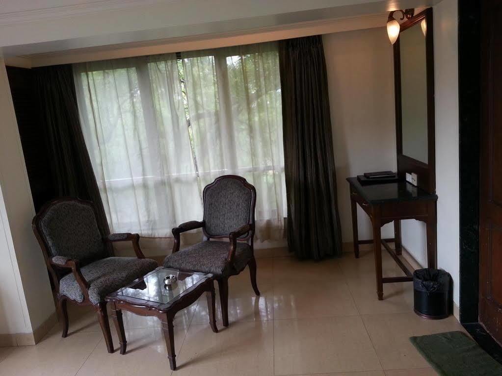 Hotel Srimaan Pune Bagian luar foto