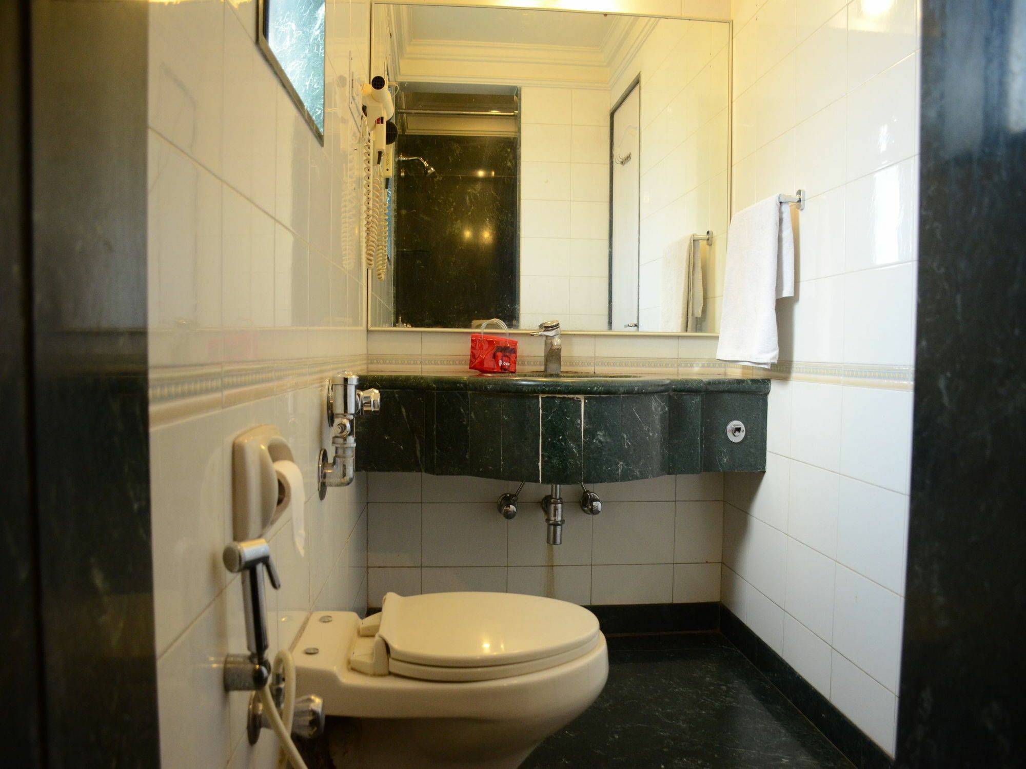 Hotel Srimaan Pune Bagian luar foto